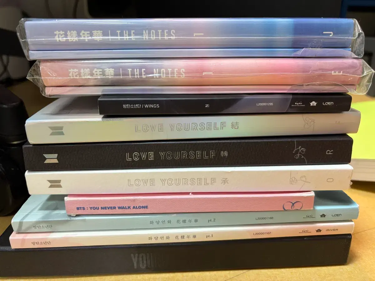 https://media.bunjang.co.kr/product/411575738_1_1780234619_w{res}.jpg